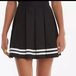 Hot Topic Black Pleated Cheer / Skater Mini Skirt. Size XS
